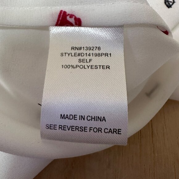 NWT Daniel Rainn Split Neck Blouse White Novelty Print Roll Tab Sleeve Women’s S - Picture 11 of 12